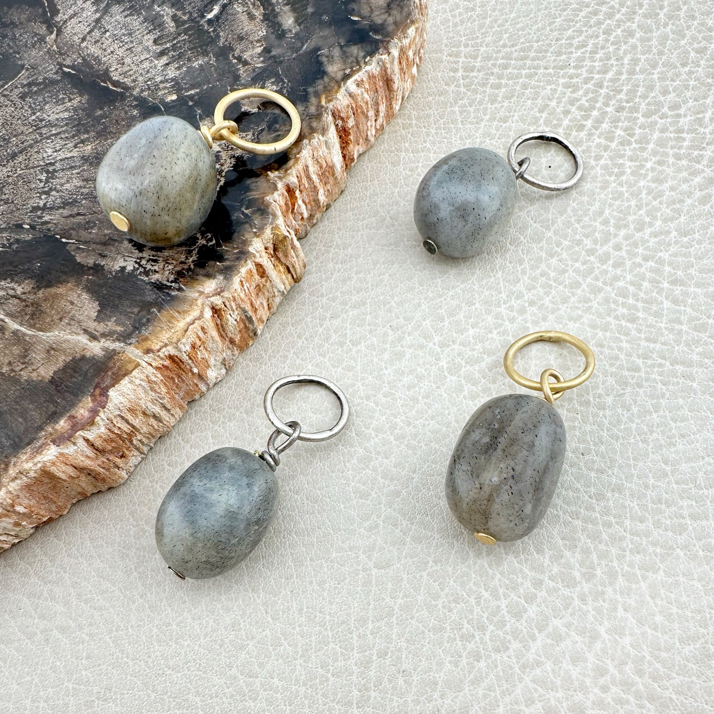 Labradorite Nugget (S)